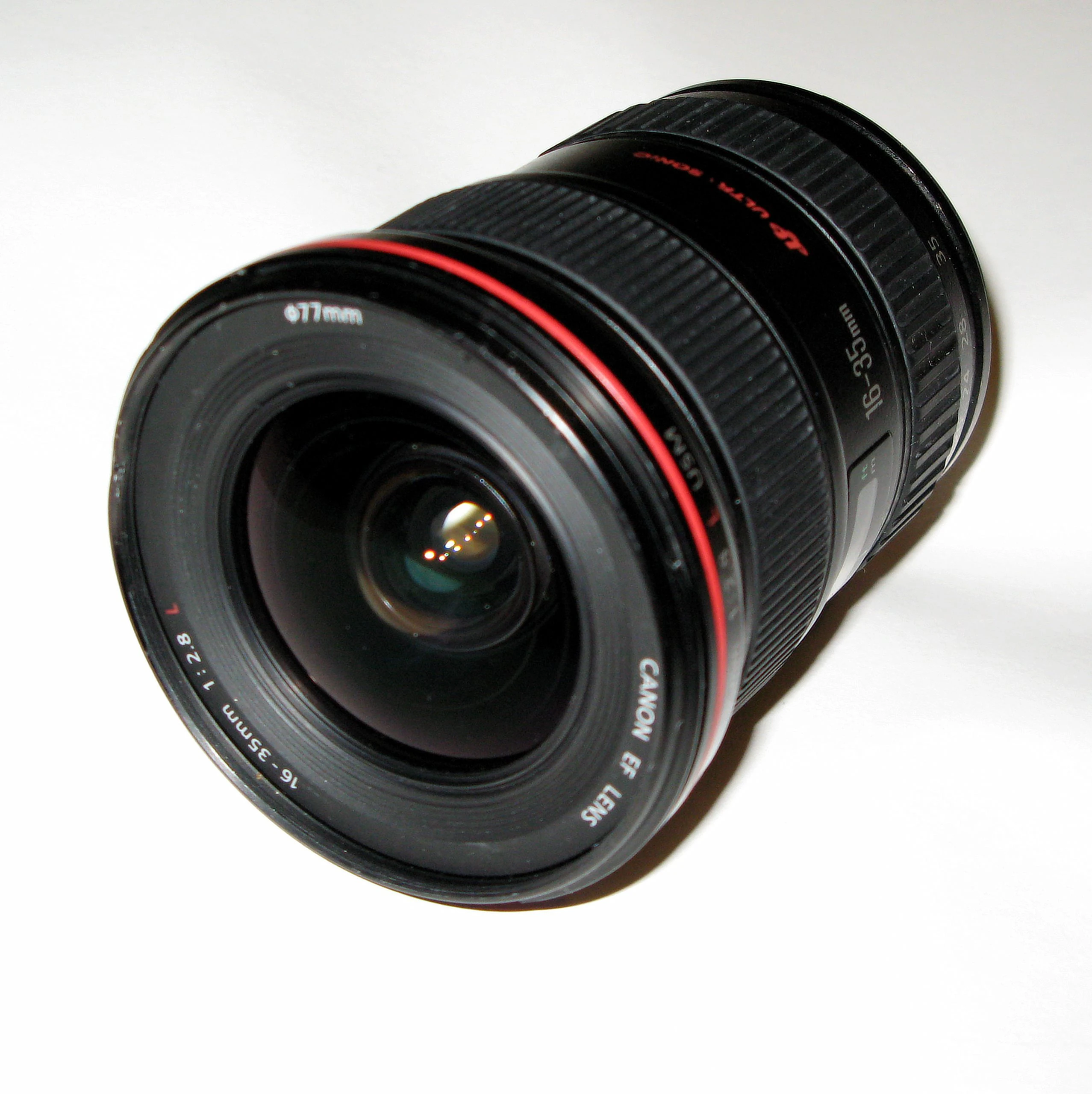 Canon EF 16-35 mm f/2.8L  USM view 2