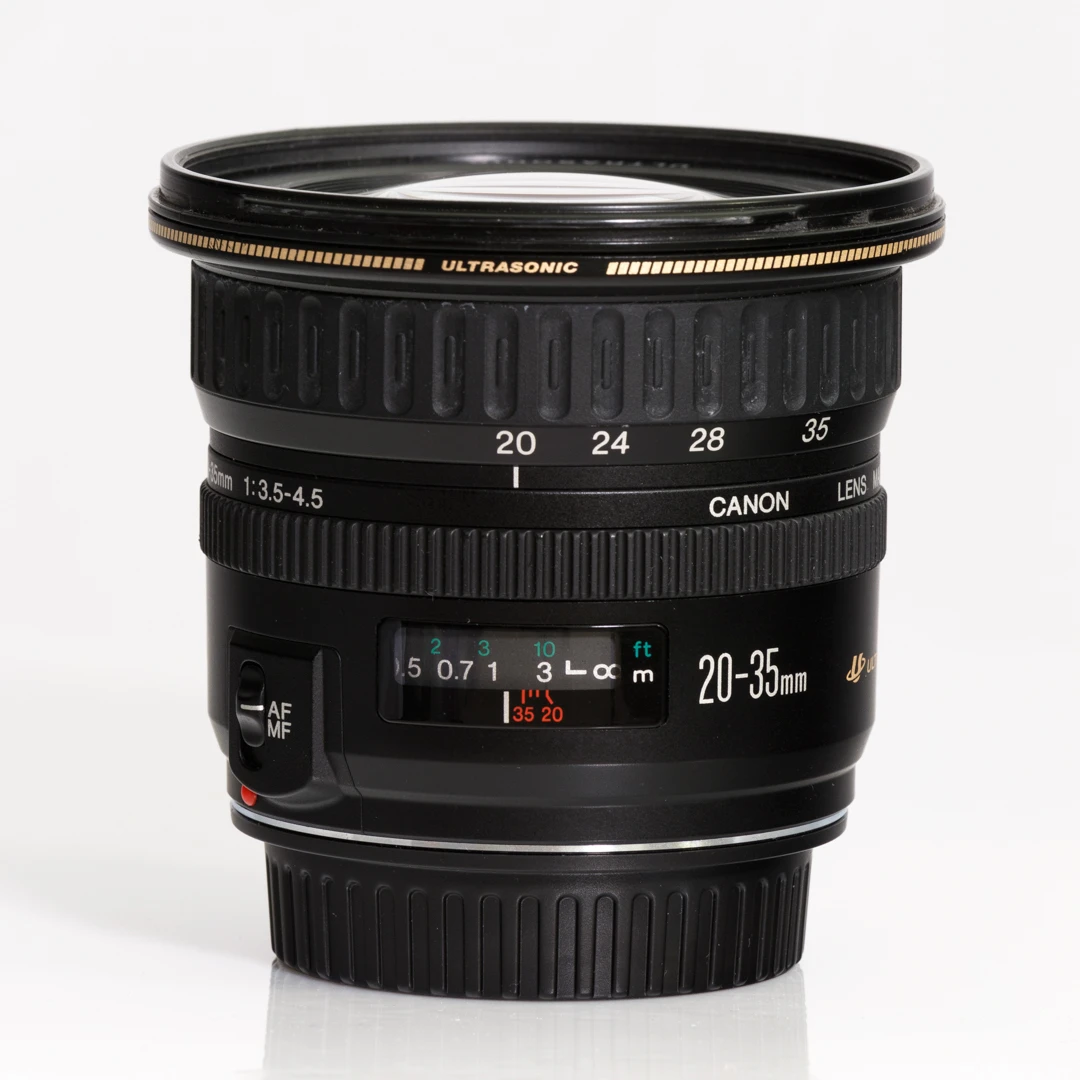 Canon EF 20-35 mm f/3.5-4.5 USM