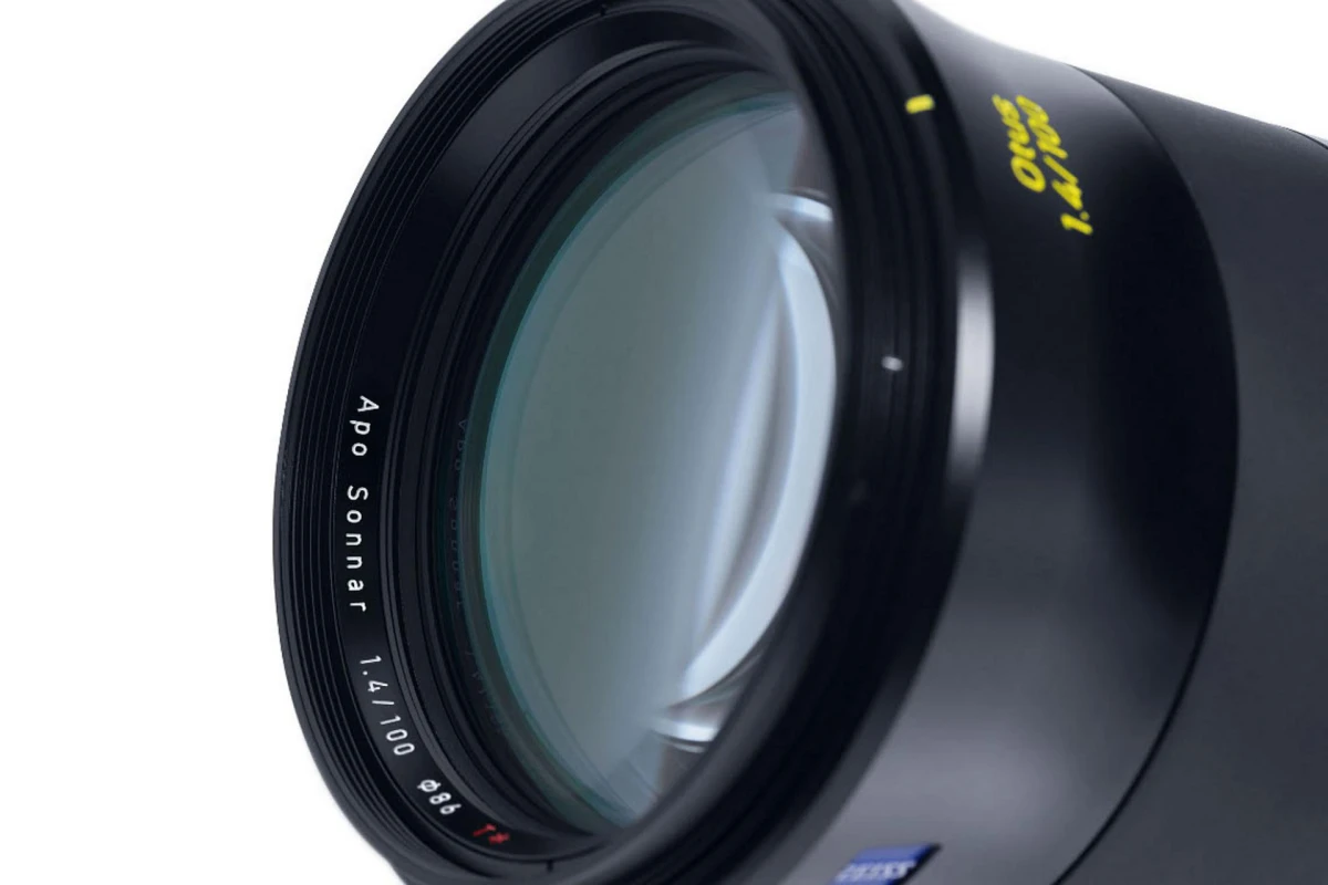 Carl Zeiss Otus 100 mm f/1.4 view 2