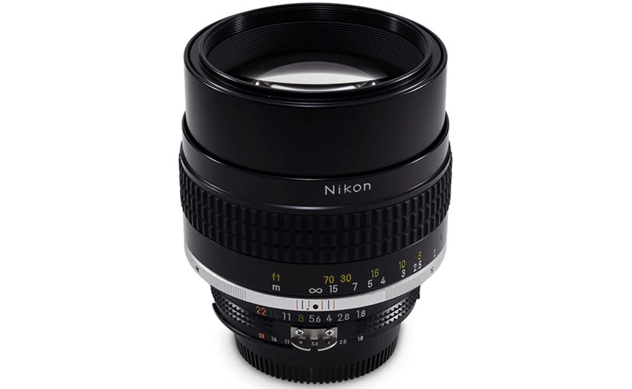 Nikon Nikkor MF 105 mm f/1.8