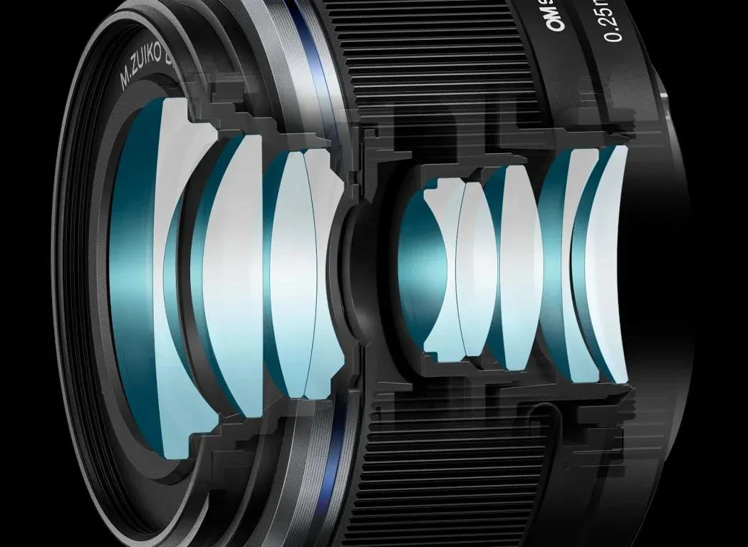 Lens image 4