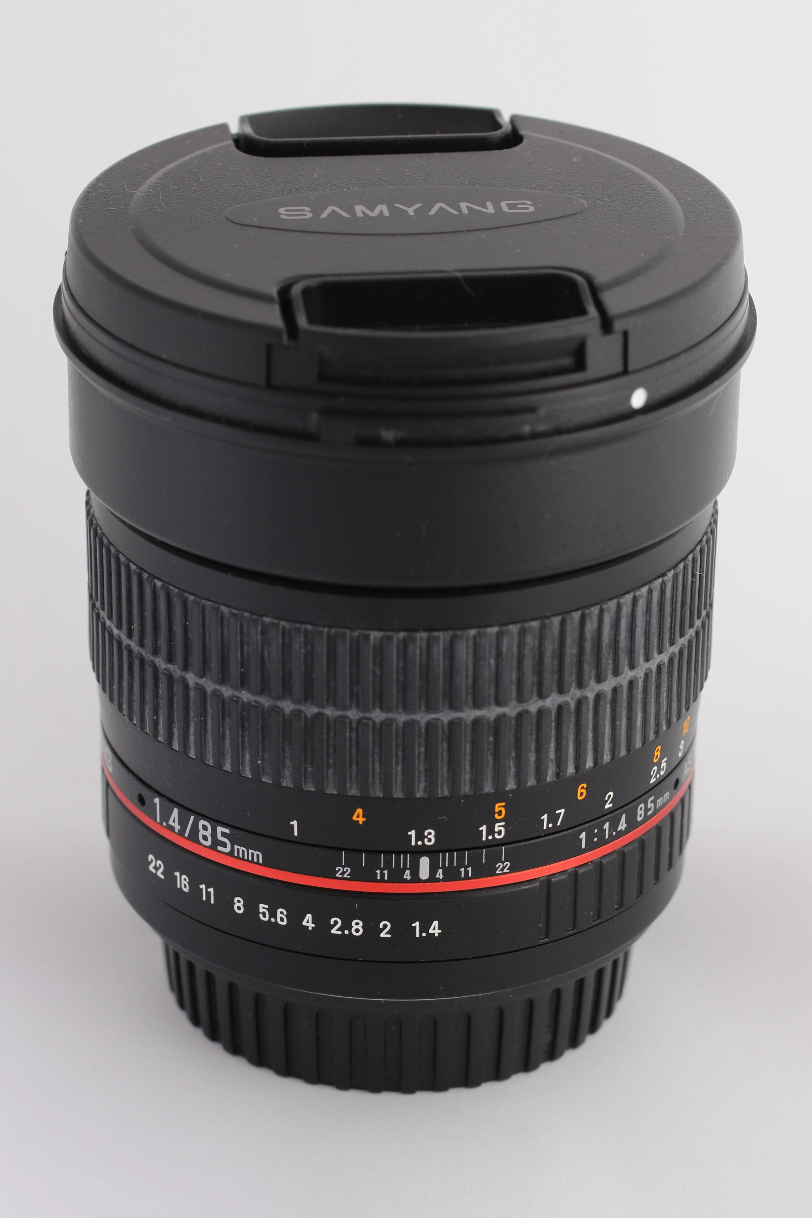 Samyang AE 85 mm f/1.4 AS IF UMC