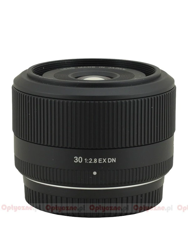 Sigma 30 mm f/2.8 EX DN view 2
