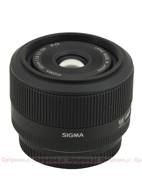 Sigma 30 mm f/2.8 EX DN view 3