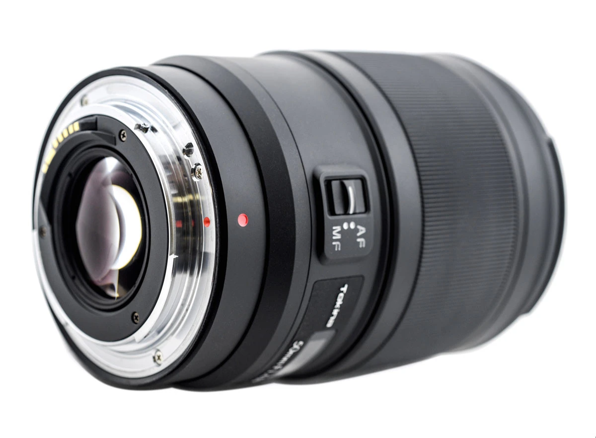 Tokina Opera 50 mm f/1.4 FF view 3