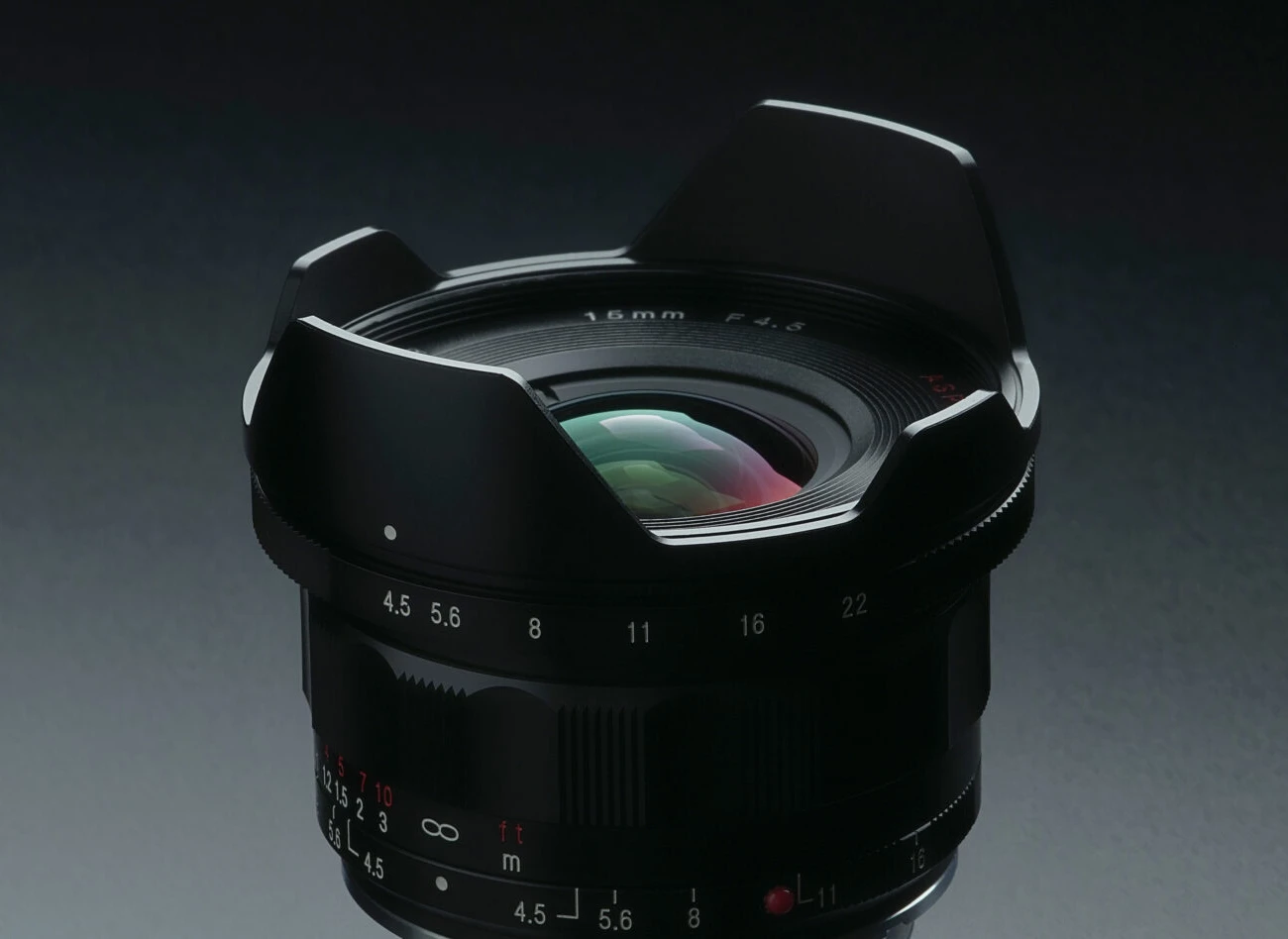Voigtlander Heliar 15 mm f/4.5 Aspherical VM Type III view 2