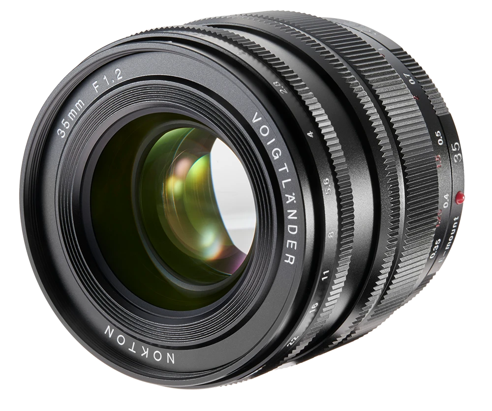 Voigtlander Nokton 35 mm f/1.2 SE