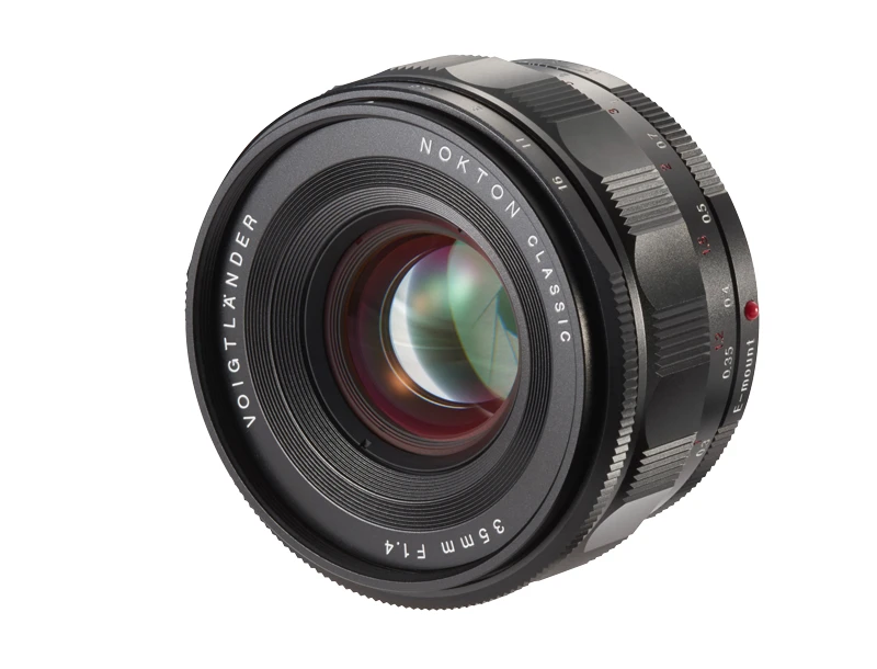 Voigtlander Nokton Classic 35 mm f/1.4 view 2